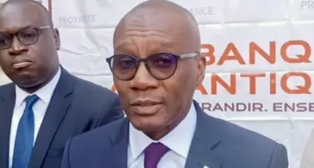 Le Conseil d’administration de la Banque internationale du Cameroun pour l’épargne et le crédit (BICEC), filiale du groupe panafricain Banque Centrale Populaire (BCP), a officialisé, le mardi 23 décembre 2025, la nomination de Mohamed Simporé en qualité de directeur général. Il succède à Outman Roqdi, en poste depuis avril 2021, appelé à exercer de nouvelles responsabilités au sein du groupe bancaire marocain.