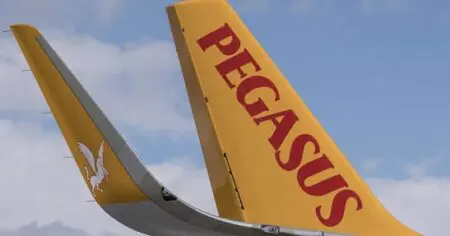 Ce n’est d’ailleurs pas le seul exemple. On voit non seulement de grosses compagnies prêtes à dévorer de plus petites, mais on constate également que des opérateurs de bonne taille recherchent à se faire racheter par de plus gros. ITA s’est revendu à Lufthansa, SAS est en passe de se faire absorber par le groupe Air France/KLM et TAP fait les yeux doux aux trois majors européens. Que cherchent les acteurs dans cette volonté de rapprochement même si les uns et les autres n’en ont pas vraiment besoin.