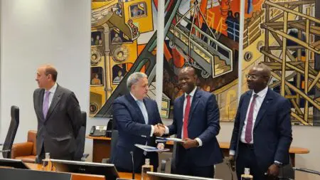 Engagé depuis 2023, le processus compétitif de cession des actifs de la banque publique portugaise Caixa Geral de Depósitos (CGD) a abouti. L’établissement a officiellement vendu la totalité de ses 59,81 % de participation dans la Banco Comercial do Atlântico (BCA), première banque du Cap-Vert, au Groupe Coris.