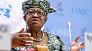 «Le statu quo ne suffit pas,» a prévenu la patronne de l’OMC devant un parterre de journalistes au siège de l’Organisation à Genève. «Il ne faut jamais avoir peur de s'engager sur les questions actuelles, y compris les principes fondamentaux, surtout dans un contexte géopolitique incertain,» a-t-elle déclaré en réponse à une question sur le principe-fondateur du commerce mondial.