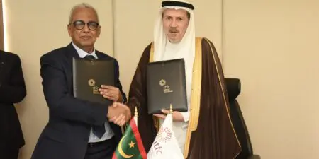 La signature a eu lieu au siège de l’ITFC à Jeddah, en présence du ministre mauritanien de l’Économie et du Développement, Dr. Abdallah O. Souleymane O. Cheikh-Sidia, et du Directeur général de l’ITFC, Eng. Adeeb Yousuf Al Aama. Le gouverneur de la Banque centrale de Mauritanie, Mohamed Lemine Dhehby, ainsi que des représentants de l’ITFC et de la délégation mauritanienne, ont également assisté à la cérémonie.