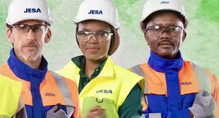 La santé, la sécurité et l’environnement (HSE) s’imposent désormais comme des leviers majeurs de transformation industrielle. Bien au-delà des obligations réglementaires, ces enjeux structurent aujourd’hui la performance globale des entreprises et la protection du capital humain.