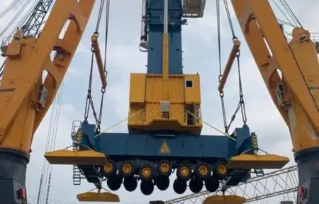 Côte d’Ivoire | Port d’Abidjan : SEA-Invest injecte 20 milliards FCFA pour accompagner le boom minier Le groupe SEA-Invest, concessionnaire du terminal minéralier du Port autonome d’Abidjan, a engagé un programme d’investissement d’environ 20 milliards FCFA (35 millions de dollars) afin de moderniser ses installations et améliorer la manutention des vracs minéraux.