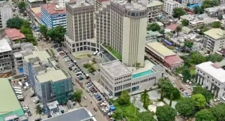 Dans ce contexte, plusieurs pays d’Afrique de l’Ouest se positionnent pour accueillir ces infrastructures critiques. Si des pôles se sont déjà affirmés, notamment à Dakar ou à Abidjan, un acteur encore relativement discret pourrait émerger dans la prochaine décennie : la Guinée.  