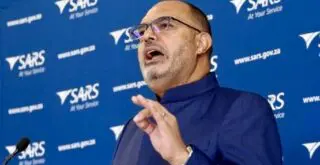 Afrique du Sud | Budget : les recettes fiscales explosent le compteur Au total, les recettes ont progressé de 8,4 % sur un an, soit 155 milliards de rands supplémentaires par rapport à l’exercice précédent marquant une croissance deux fois plus rapide que celle du produit intérieur brut (PIB), estimée à 4 %. «Cela correspond à un ratio recettes fiscales/PIB de 25,9 % et à un coefficient d’élasticité de 1,73 », a précisé le Commissaire de South African Revenue Service.