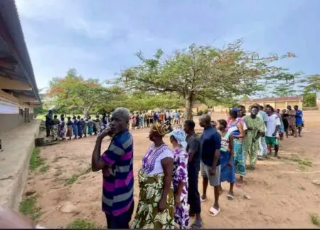 Pendant la campagne électorale, la colistière du candidat Romuald Wadagni, Mariam Chabi Talata, avait prononcé une phrase qui résonne désormais comme une prophétie. Évoquant un village de sa commune baptisé Petit Paris, elle déclarait : "À l'époque, ils disaient qu'ils aimeraient devenir comme Paris.