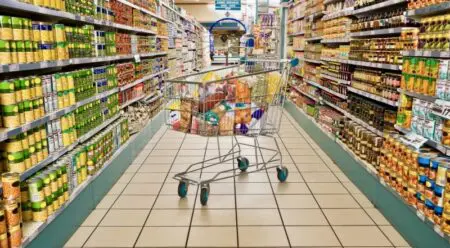 L’indicateur d’inflation sous-jacente, celui qui exclut les produits à prix volatiles et les produits à tarifs réglementés, aurait connu au cours du mois de mars 2026 une hausse de 0,1 % par rapport au mois de février 2026 et une baisse de 0,6 % par rapport au mois de mars 2025, indique le Haut-commissariat au Plan.