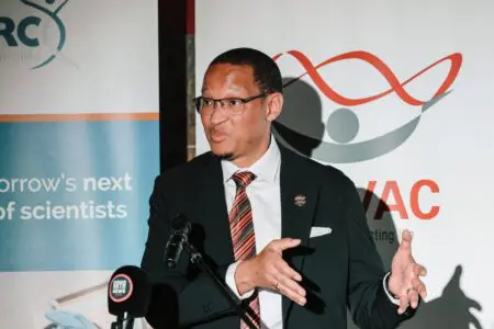 L’opération, structurée par la SFI en tant qu’arrangeur principal, comprend un prêt senior de 20 millions d’euros et un apport en quasi-fonds propres de 75 millions d’euros de la BEI. Ce financement s’inscrit dans le cadre du programme « Human Development Accelerator », soutenu par la Commission européenne et la Fondation Gates, avec d’autres contributions encore en cours de mobilisation.