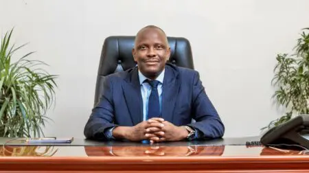 La Zambie a officiellement lancé, le 10 avril, les travaux de construction d’une raffinerie de pétrole d’un montant de 1,1 milliard de dollars. Implantée à Ndola, dans la province stratégique de la Copperbelt, à proximité de la frontière avec la République démocratique du Congo, l’infrastructure s’inscrit au cœur du principal bassin industriel et minier du pays.