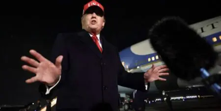 Dans une violente diatribe sur les réseaux sociaux, le président américain Donald Trump a affirmé ce dimanche 12 avril qu'il n'est "pas un grand fan" dee Léon XIV et qu'il "devrait se ressaisir en tant que pape", au lendemain d'une virulente allocution du souverain pontife contre la guerre.