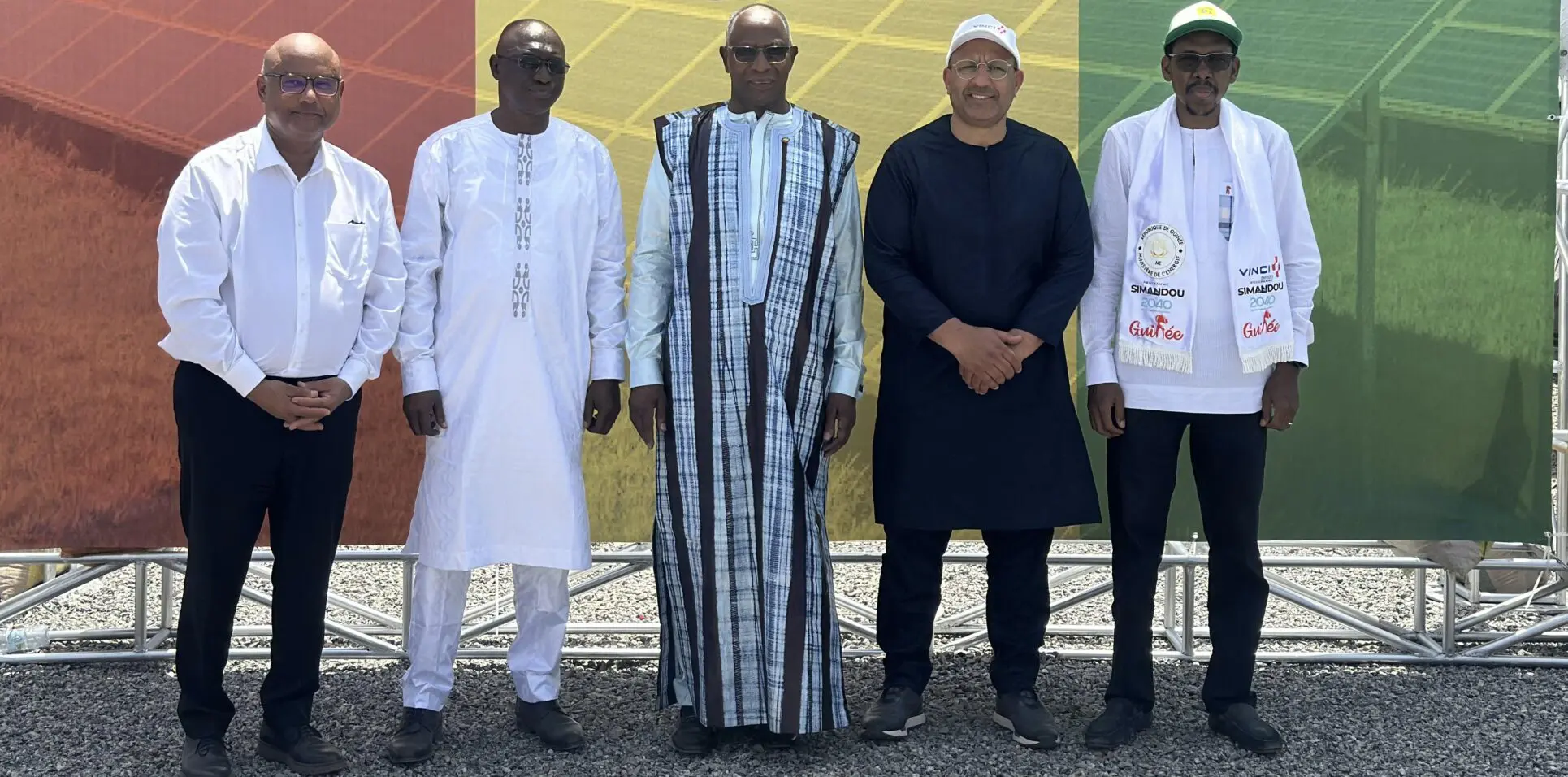 Nouvelle étape dans la stratégie africaine de Cegelec. À travers sa filiale VINCI Energies Guinée, l’entreprise décroche un contrat majeur auprès du ministère guinéen de l’Énergie, portant sur un investissement de plus de deux milliards de dirhams. Ce projet structurant illustre la montée en puissance du savoir-faire marocain à l’international, capable de concevoir et de livrer des infrastructures énergétiques intégrées, depuis la production jusqu’au transport de l’électricité.