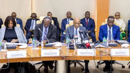 Le bureau de l’Association des banques centrales africaines (ABCA) a tenu, jeudi 7 mai 2026 à Dakar, sa première réunion de l’année au siège de la Banque centrale des États de l’Afrique de l’Ouest (BCEAO). Cette rencontre stratégique a permis aux gouverneurs d’évaluer l’état d’avancement des décisions prises lors du Conseil des gouverneurs du 28 novembre 2025 à Yaoundé.