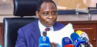 C’est le ministère de l'Eau et de l'Energie qui a levé le lièvre, à l'issue d'une rencontre tenue le 27 avril entre le ministre Gaston Eloundou Essomba et une délégation de Premier Energies Ltd, venue explorer les opportunités de financement dans le secteur énergétique. Le gouvernement concède que le secteur électrique «demeure financièrement fragile», sous-entendu, au bord de l’effondrement.