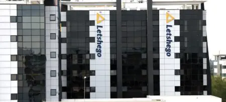Letshego Africa Holdings a annoncé avoir conclu des accords en vue de céder 100 % du capital de cinq de ses filiales bancaires et de microfinance à Axian Digital Venture Holdings. L’opération concerne ses activités au Ghana, au Nigeria, au Rwanda, en Tanzanie et en Ouganda.