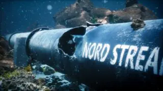 Epine dorsale silencieuse de l'économie mondiale, les infrastructures sous-marines (câbles de données, gazoducs, pipelines) assurent le transport de plus de 99 % du trafic internet et de 22 billions de dollars de transactions financières par jour de travail (Lionel Yee Singapore CIL Conference 2025), tout en formant le socle de la transition énergétique vers l'hydrogène vert et l'éolien offshore.