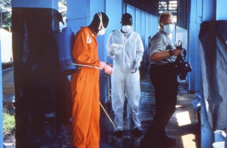 Ebola : une menace planétaire Desinfection Ebola