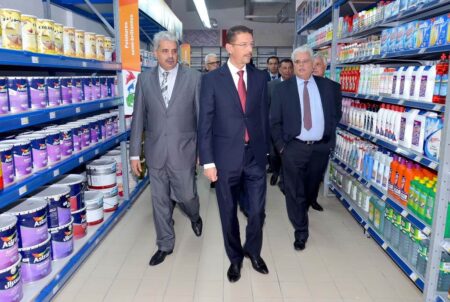 Mohamed chahad Filali, PDG de Bricoma à gauche