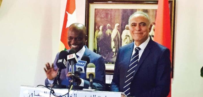 le ministre togolais des Affaires étrangères Robert Dussey et son homologue marocain Salaheddine Mezzouar lors d’une conférence au ministère marocain des Affaires étrangères