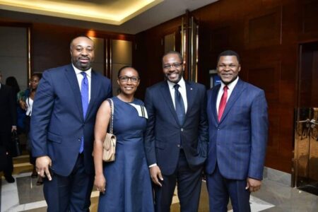 NJ Ayuk, le P-DG de Centurion à Pékin a droite.