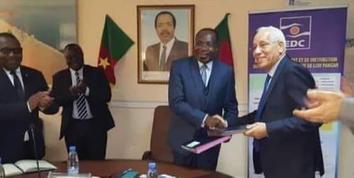 Signature du contrat à Bertoua, une province du Cameroun
