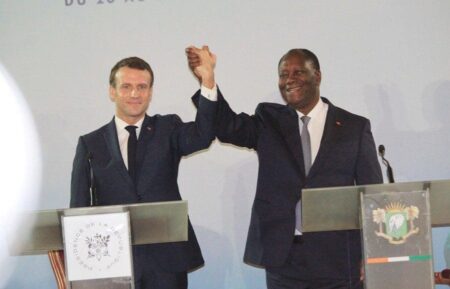 Les presidents Macron et Ouattara lors de la rencontre de décembre 2019 sur la réforme du FCFA.
