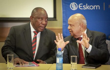 Le président Cyril Ramaphosa, Pravin Gordhan, ministre des Entreprises publiques d’Afrique du Sud