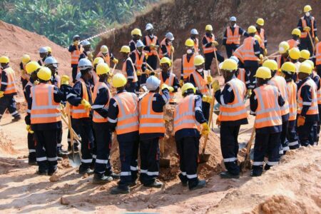 - Des mineurs au site des terres rares de Gakara, commune Mutambu, province de Bujumbura dit rural