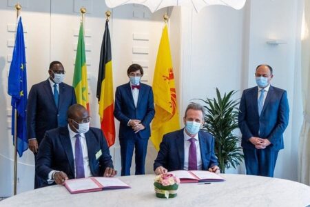 Vaccins : l’usine sénégalaise financée par l’Europe et les États-Unis va produire 25 millions de doses par jour à partir de 2022