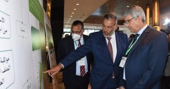 Tarik Sijilmassi President du Directoire de Credit Agricole du Maroc et Mohammed Sadiki Ministre de lAgriculture et de la peche maritime