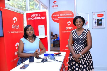 Ouganda : Airtel Uganda bientôt en bourse En Afrique de l’Est, Airtel Africa subit de plein fouet la forte dépréciation de devises de pays de la sous-région. Malgré une croissance nominale de 8,5% du chiffres d’affaires, la croissance réelle ajustée au taux de change et de l‘inflation aurait ainsi baissé de 21,2%, en raison de la forte dévaluation des monnaies locales telles que le kwacha zambien et le shilling kényan.