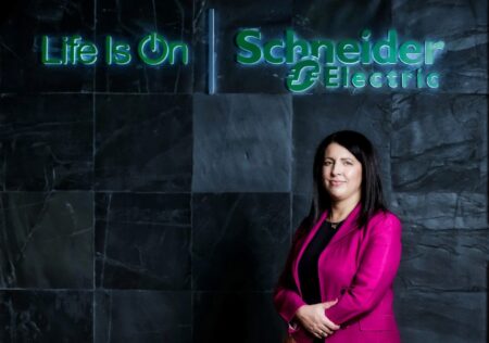 Amel Chadli, Vice-présidente Schneider Electric de la stratégie et de l’énergie numérique pour le Moyen-Orient et l’Afrique