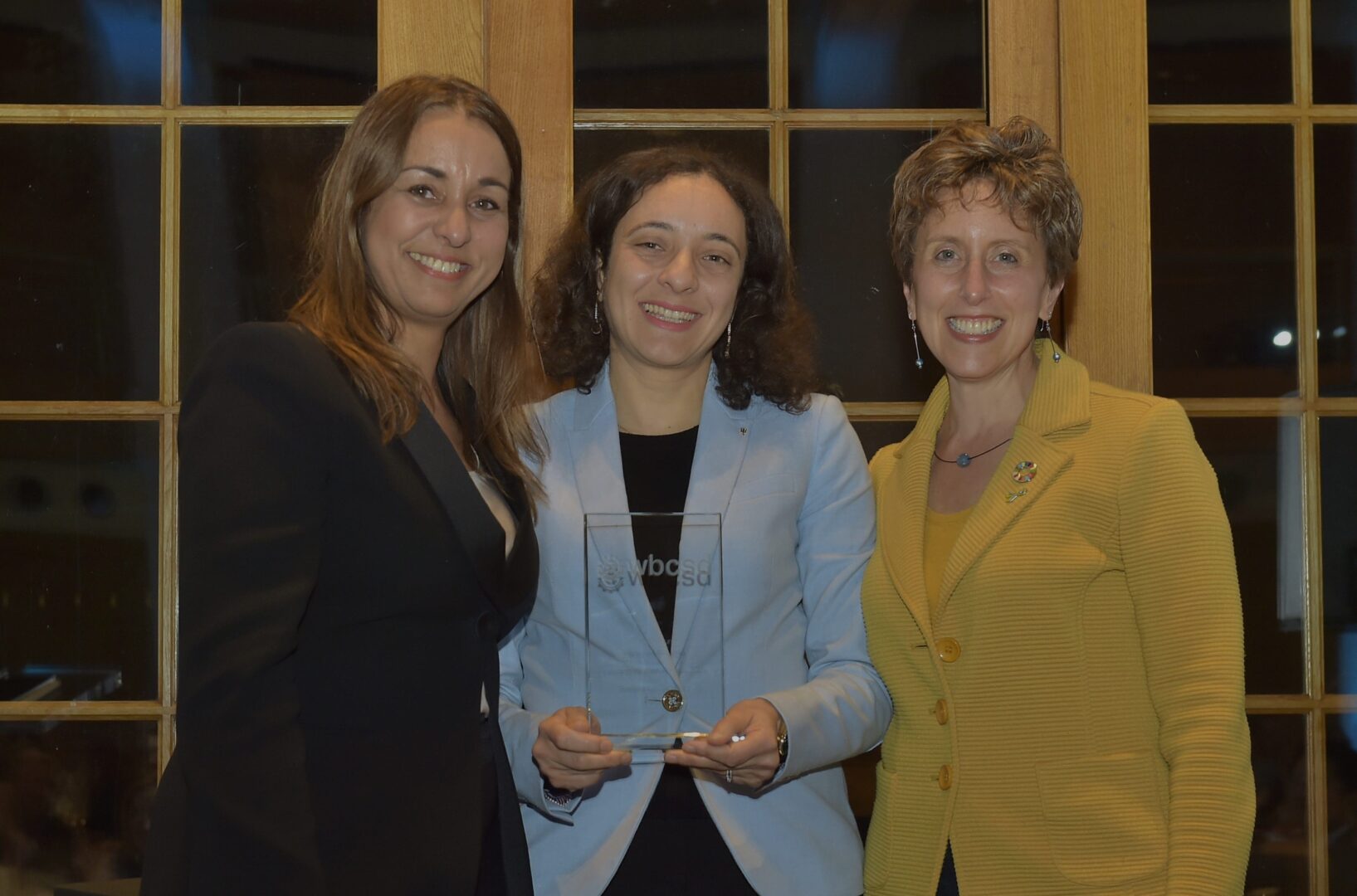 De gauche à droite, Ilham Kadiri, Ceo Solvay- Executive Committee Chair, Hanane Mourchid, Director of Sustainability & Green Industrial Development, OCP Group et Diane Holdorf, Executive Vice President (EVP) Pathways