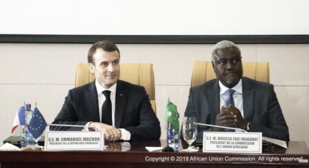 Emmanuel Macron et Moussa Faki Mahamat,