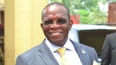 Ibrahima Kassory Fofana, ancien Premier ministre, et 36 autres dignitaires du régime déchu interdits de sortie du territoire par la junte au pouvoir en Guinée