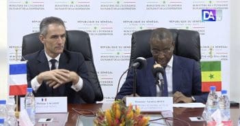L’ambassadeur de la France au Sénégal, Philippe Lalliot et le ministre sénégalais de l’Economie, du Plan et de la Coopération, Amadou Hott