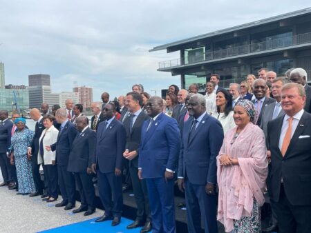 Changement climatique : L’Afrique veut en finir avec la double peine. chefs d’Etat africains et le Premier ministre néerlandais au centre, Mark Rutte, à Rotterdam