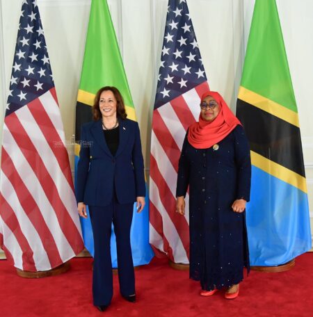 La Présidente tanzanienne « championne » de la démocratie, selon Kamala Harris