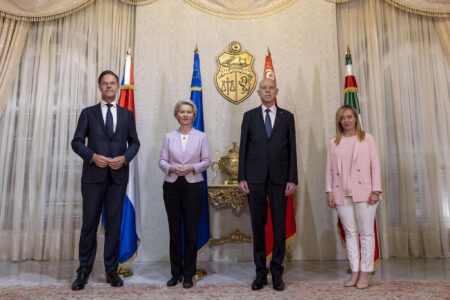 Tunisie : Un chèque de Bruxelles contre la lutte anti-migration