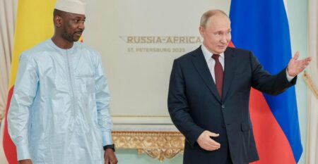 Crise nigérienne : Vladimir Poutine téléphone Assimi Goïta du Mali