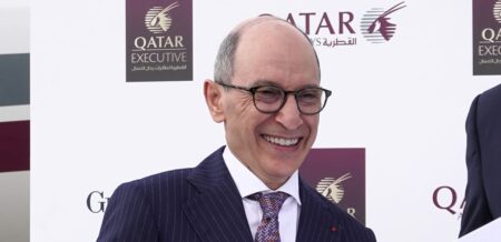 Qatar Airways a salué « le travail remarquable fourni par Baker pendant 27 ans » et souligné sa contribution à l’édification de l’aéroport international Hamad de Doha, et le rôle de la compagnie dans la réussite de la Coupe du monde de football 2022 au Qatar.