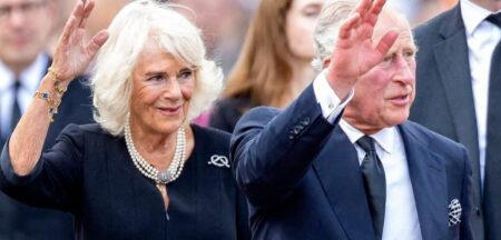 Charles III est attendu de pied ferme par une partie de l’opinion qui attend «des excuses en raison des crimes commis durant la colonisation.» Ça promet.