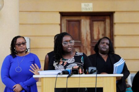 Dans cette affaire, les avocats de Meta - également propriétaire de WhatsApp et Instagram - ont notamment fait valoir qu'il ne pouvait être jugé au Kenya, où il n'a lui-même aucune activité et où il n'est pas employeur direct. Le tribunal a rejeté cet argument.