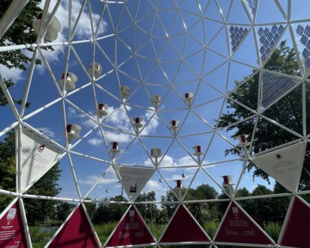 Le pavillon Qatar «Le nid du désert» était un site à découvrir à l’occasion de l’exposition horticole mondiale Floriade Expo 2023 prévue du 14 avril au 9 octobre 2023, à Almere, aux Pays-Bas.