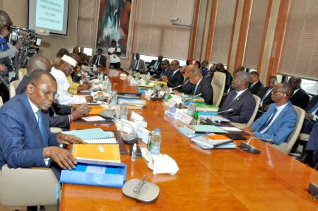 Le Conseil des ministres de l'UEMOA a également décidé de créer un Comité des régulateurs nationaux du numérique des Etats membres de l’Union et examiné le projet de Règlement relatif au contrôle des concentrations des entreprises afin de permettre un contrôle efficace dans ce domaine.