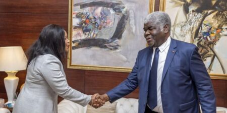 «Le rapport national sur le climat et le développement (CCDR) pour la Côte d'Ivoire représente un signal d'alarme pour le pays. Les autorités doivent passer immédiatement à l'action de façon décisive pour s'attaquer au changement climatique tout en promouvant un développement durable. Les choix faits aujourd'hui détermineront l'avenir du pays et le bien-être de tous les Ivoiriens, y compris les plus vulnérables»