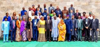 CGLU Afrique dont le siège est basé à Rabat U Maroc, regroupe les 51 associations nationales de gouvernements locaux et régionaux opérant en Afrique ainsi que 2.000 villes et territoires de plus de 100.000 habitants adhérents directs.