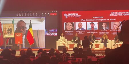 Au fil de cette décennie, Choiseul Africa a su créer un réseau influent de plus de 800 leaders, en mettant l’accent sur la coopération entre le secteur privé et les institutions publiques. Le Classement Choiseul 100 Africa, qui met chaque année en lumière 200 jeunes talents africains, est une initiative phare de cet engagement, célébrant les acteurs du changement sur le continent.   