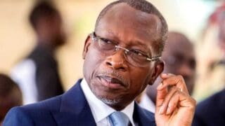 Risque-pays : pour l’assureur Credendo, le Bénin est un bon cheval Le Bénin a toujours été un terreau de démocratie et de stabilité en Afrique de l’Ouest. Toutefois, les tensions politiques et sociales sont aujourd’hui en augmentation. En effet, depuis son entrée en fonction en 2016, le président Patrick Talon concentre de plus en plus le pouvoir entre ses mains, ce qui a entrainé des protestations de la société civile et des pressions internationales concernant la violation des droits humains et le traitement des opposants politiques.