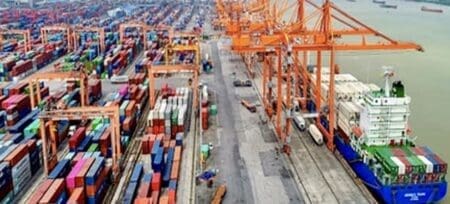 Douze pays africains figurent dans les 20 premières économies qui devraient enregistrer le plus fort taux de croissance en 2024, selon un rapport que vient de publier The Economist Intelligence Unit. Le think-tank cite le Sénégal, la Mauritanie, la Libye, le Rwanda, la Côte d’Ivoire, la RD Congo, le Bénin, l’Ouganda, l’Ethiopie, le Mozambique, le Togo et la Tanzanie.