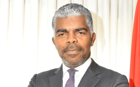 L’Angola lance la concession du nouvel aéroport de Luanda «Nous recherchons un acteur capable d'ouvrir de nouvelles routes, de nouvelles destinations et de faire venir de nouvelles compagnies à Luanda et en Angola», a déclaré le ministre des Transports, Ricardo Viegas d'Abreu dont les propos sont rapportés par l’agence Bloomberg.
